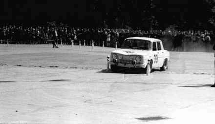 Ryszard Nowicki i Marian Bień – Renault 8 Gordini.
